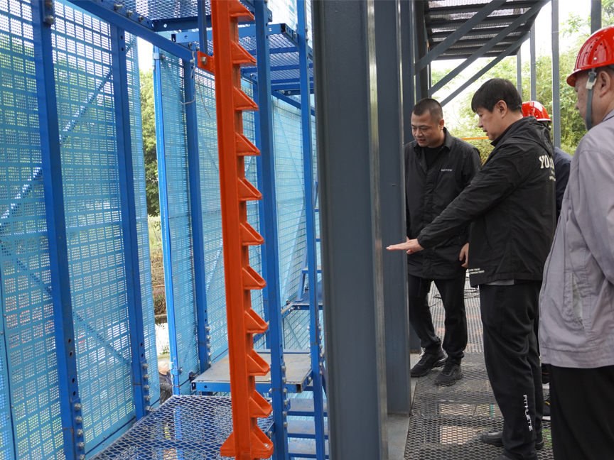 全鋼起升式外防護架（裝配起升式作業(yè)防護平臺）AX-Ⅱ型通過國家級檢測(圖3)